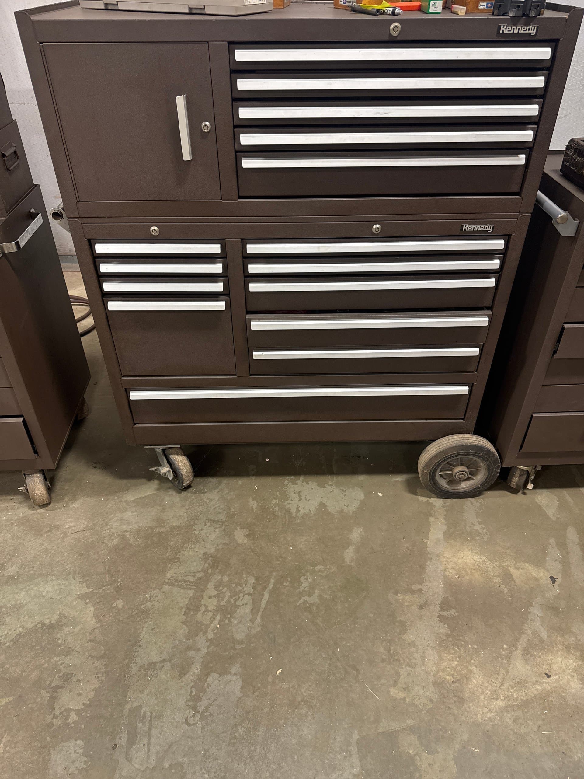 Kennedy brown wrinkle tool chest and roller cabinet combo, 16 drawers