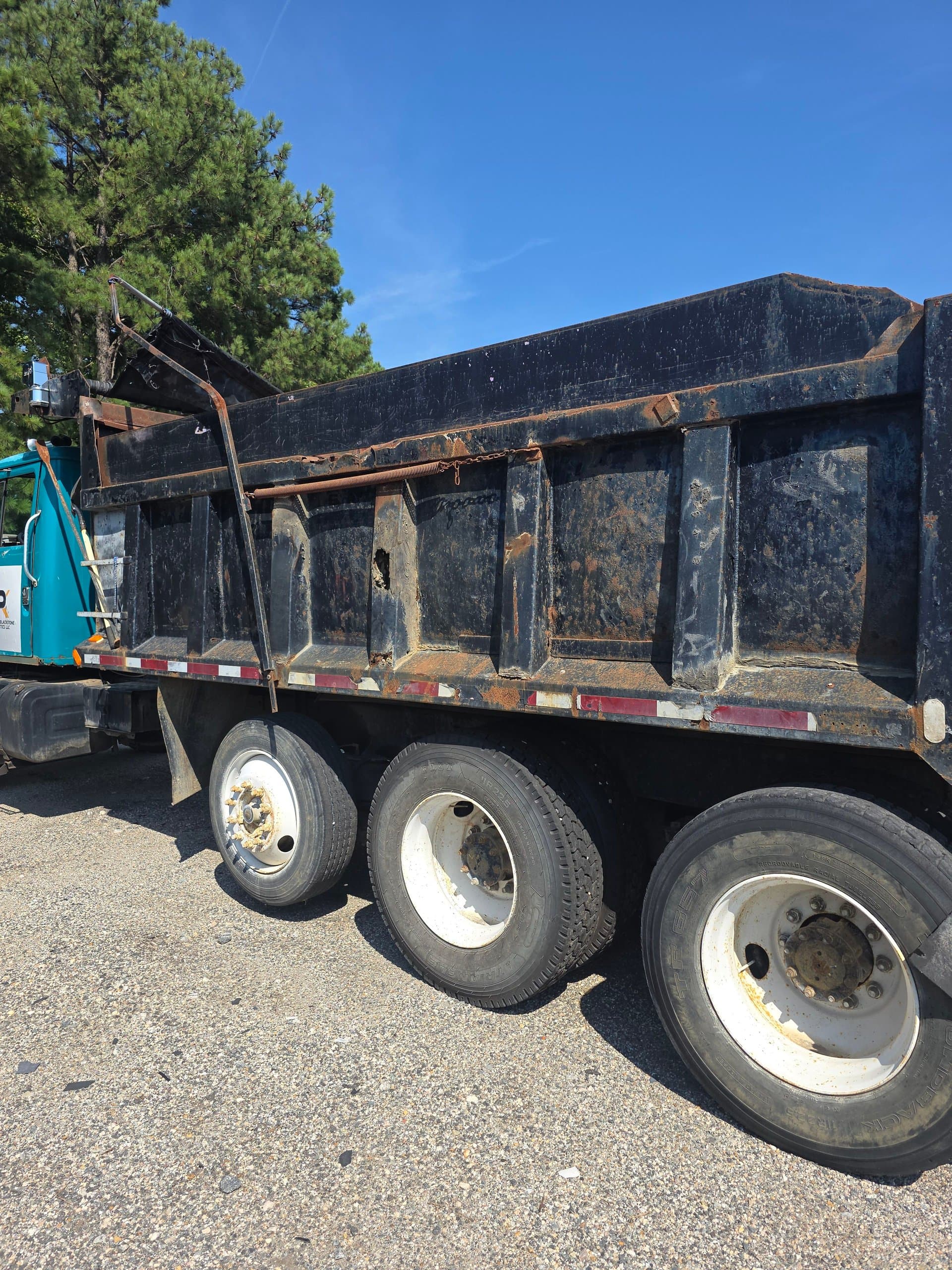 1995 International Tri-axle Cummins L10 photo 8