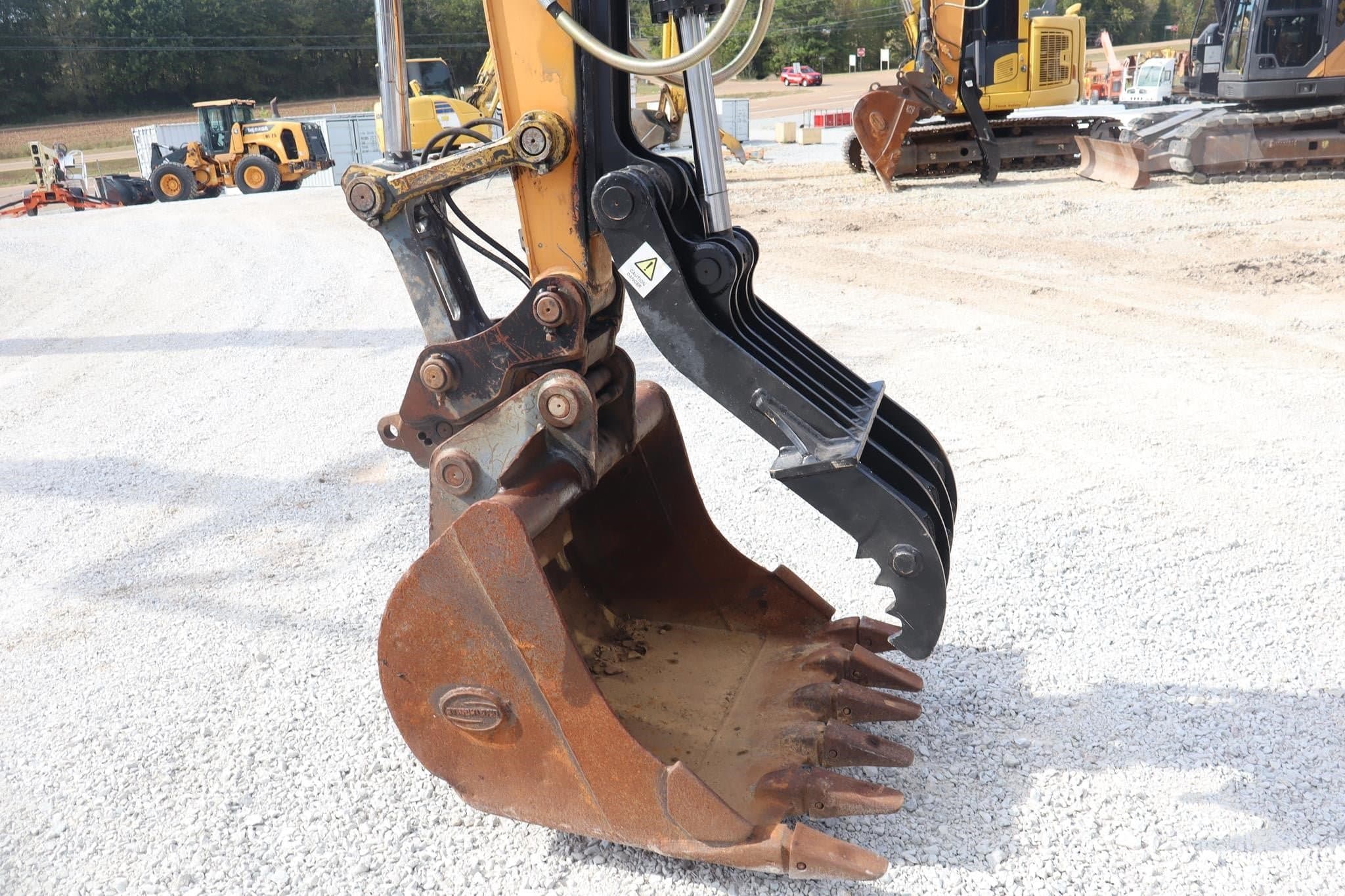 CASE CX80C WITH HYDRAULIC THUMB, SWING BOOM AND BACKFILL BLADE photo 9