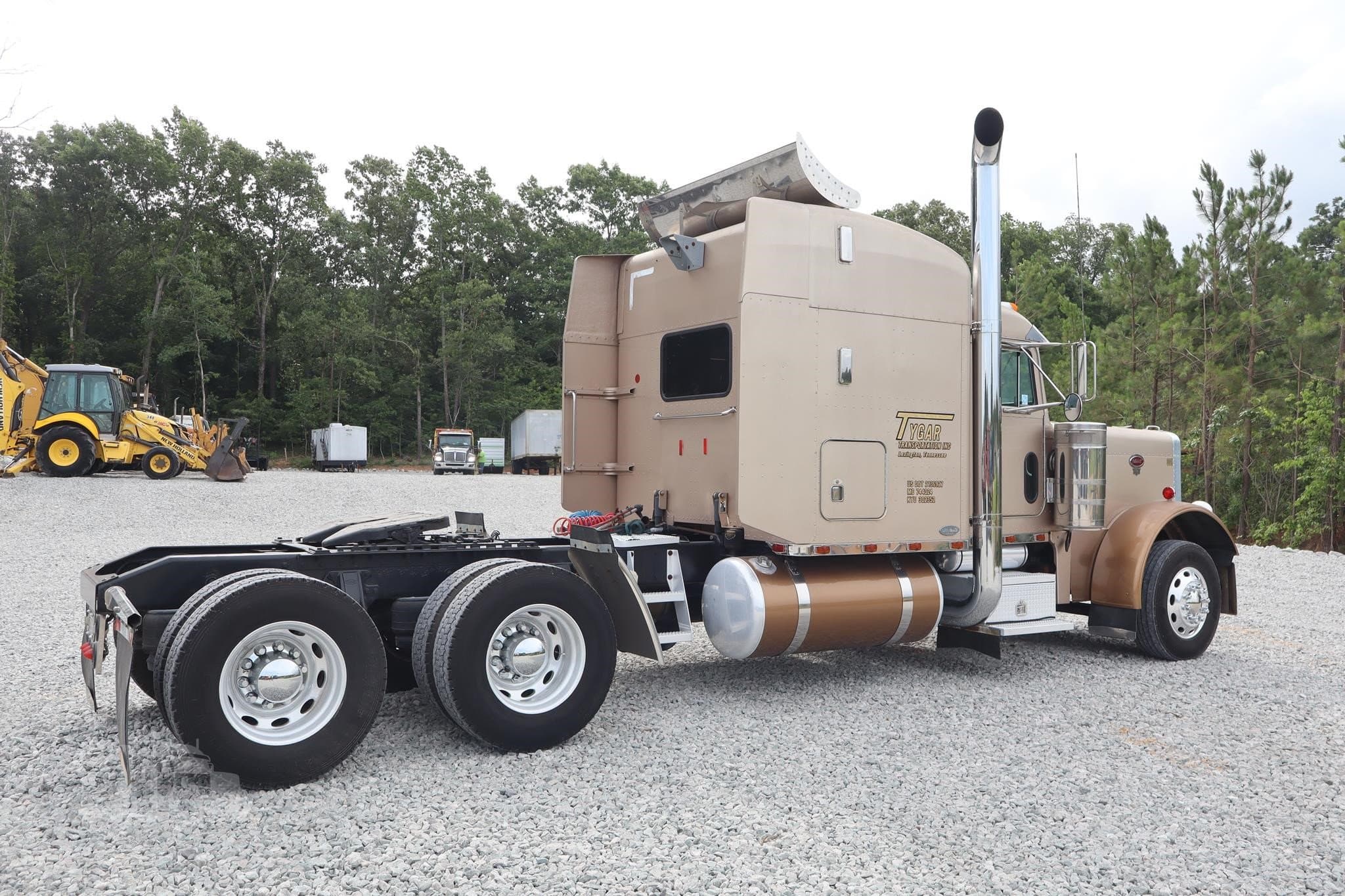 2004 PETERBILT 379 SLEEPER TRUCK — A/C photo 5