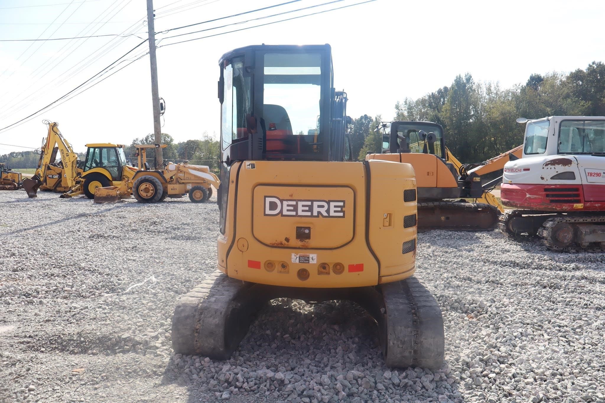 ZERO-TAIL-SWING DEERE 50G WITH QUICK COUPLER photo 3