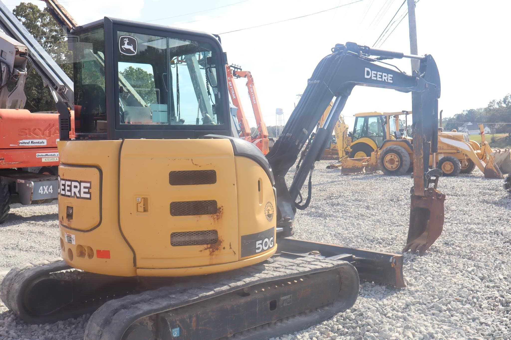 ZERO-TAIL-SWING DEERE 50G WITH QUICK COUPLER photo 4