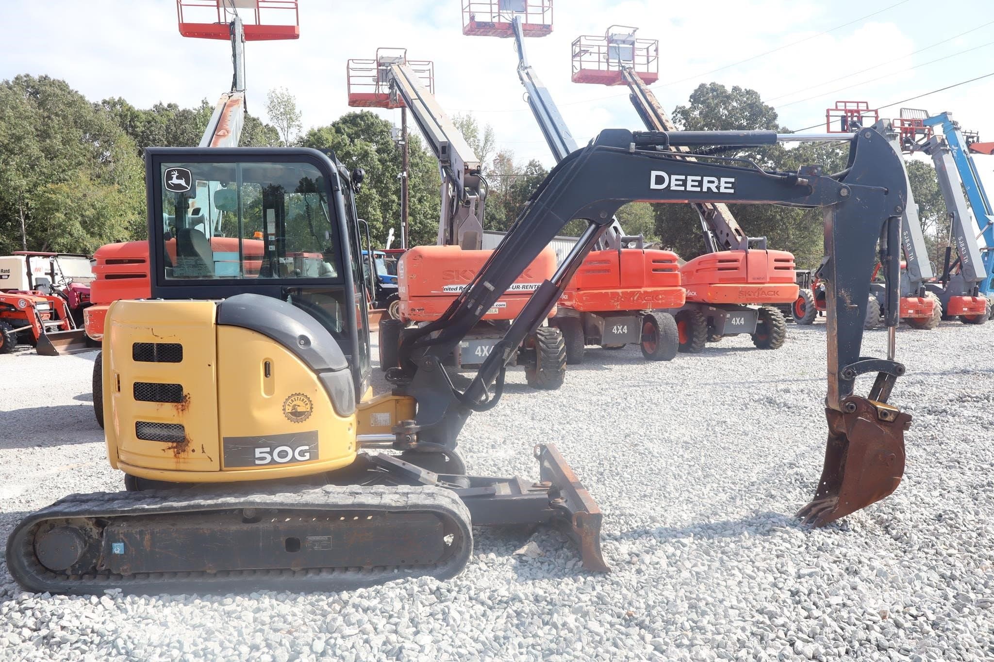 ZERO-TAIL-SWING DEERE 50G WITH QUICK COUPLER photo 5