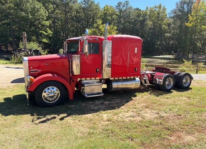 2005 Peterbilt 379 Sleeper Cab – CAT C15 Diesel photo 5