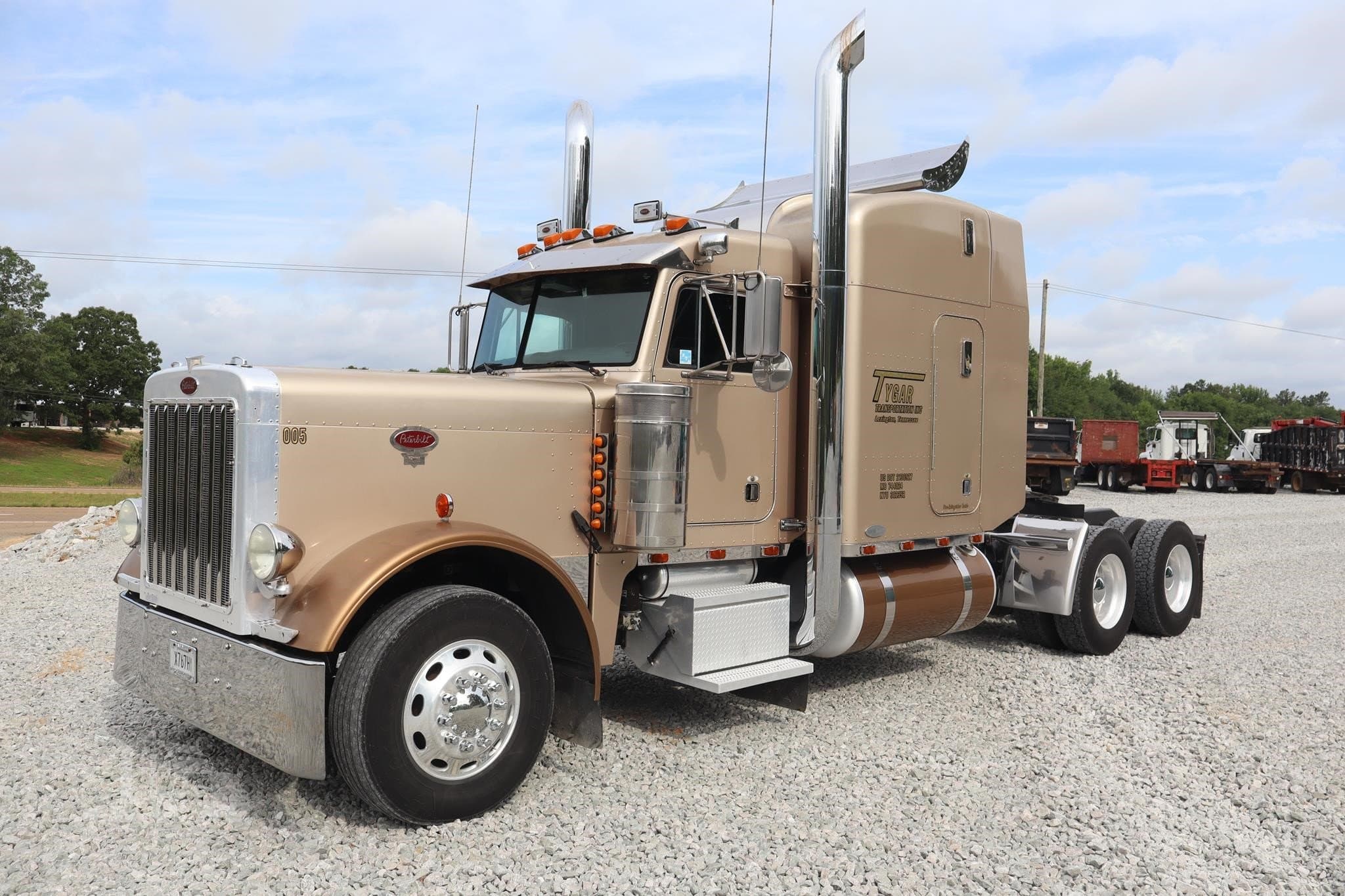 2004 PETERBILT 379 SLEEPER TRUCK — A/C