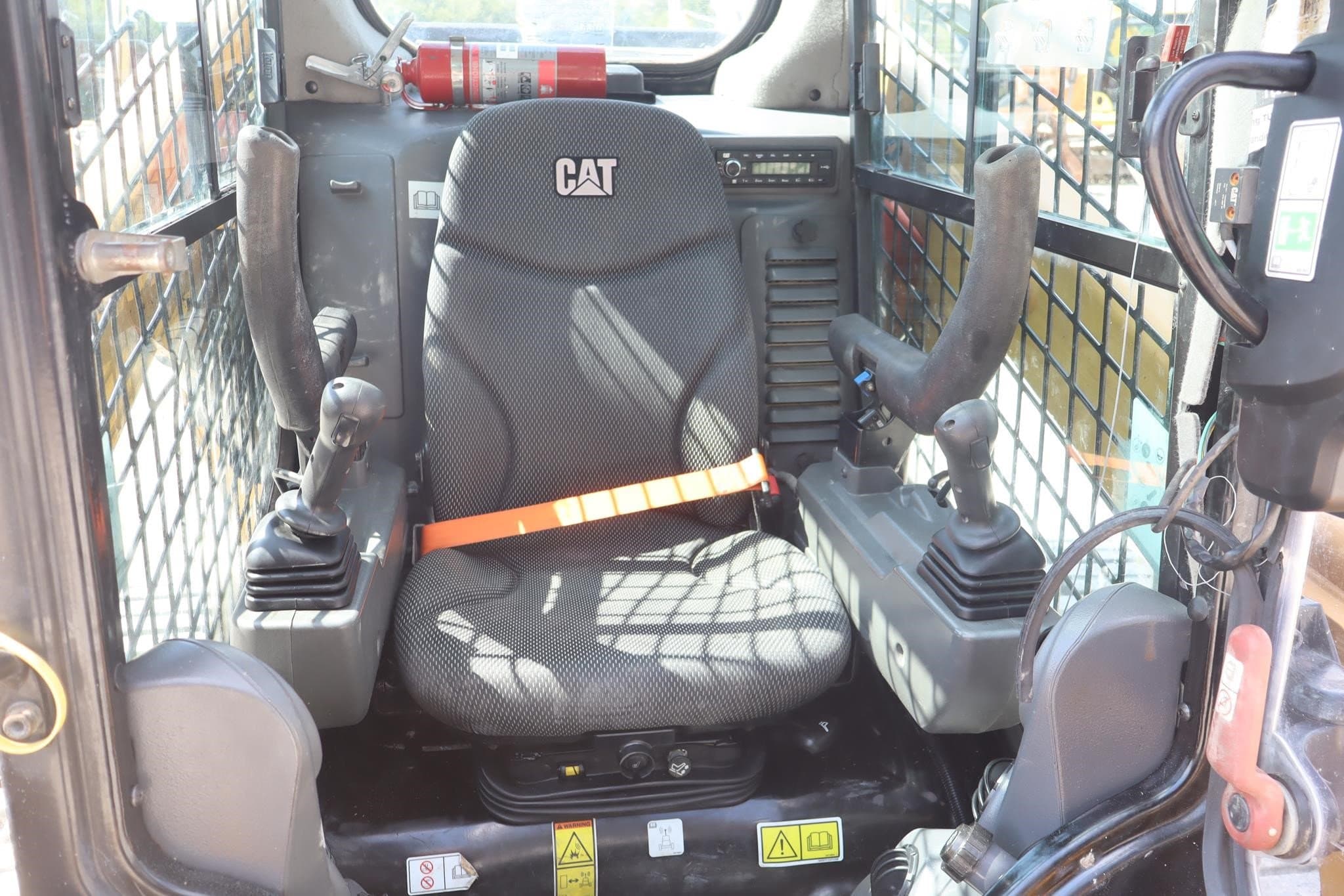 HIGH-FLOW 2022 CAT 289D3, ENCLOSED AC CAB, 2-SPEED, HYDRAULIC QUICK ATTACH photo 6