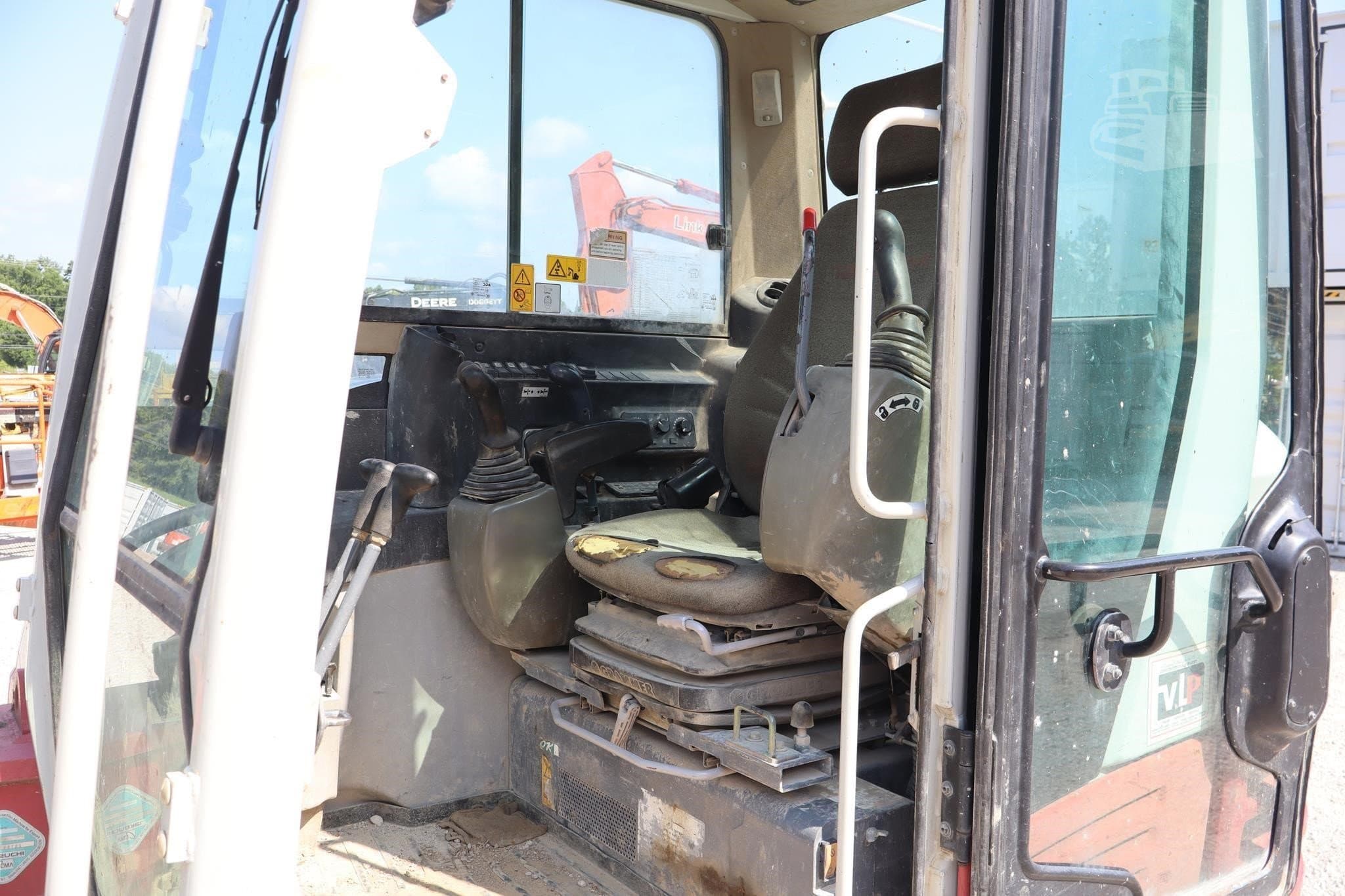 TAKEUCHI TB290 WITH TAG HYDRAULIC THUMB, COUPLER AND HIGH-FLOW AUX photo 6