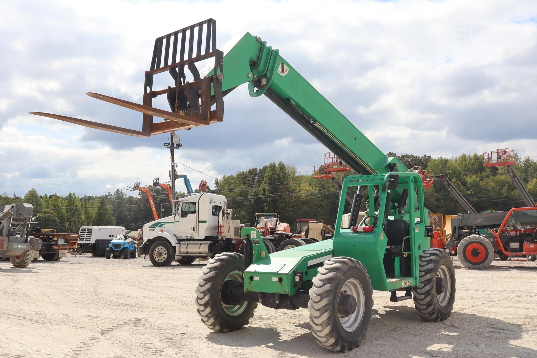 2014 SKY TRAK 6042 TELEHANDLER