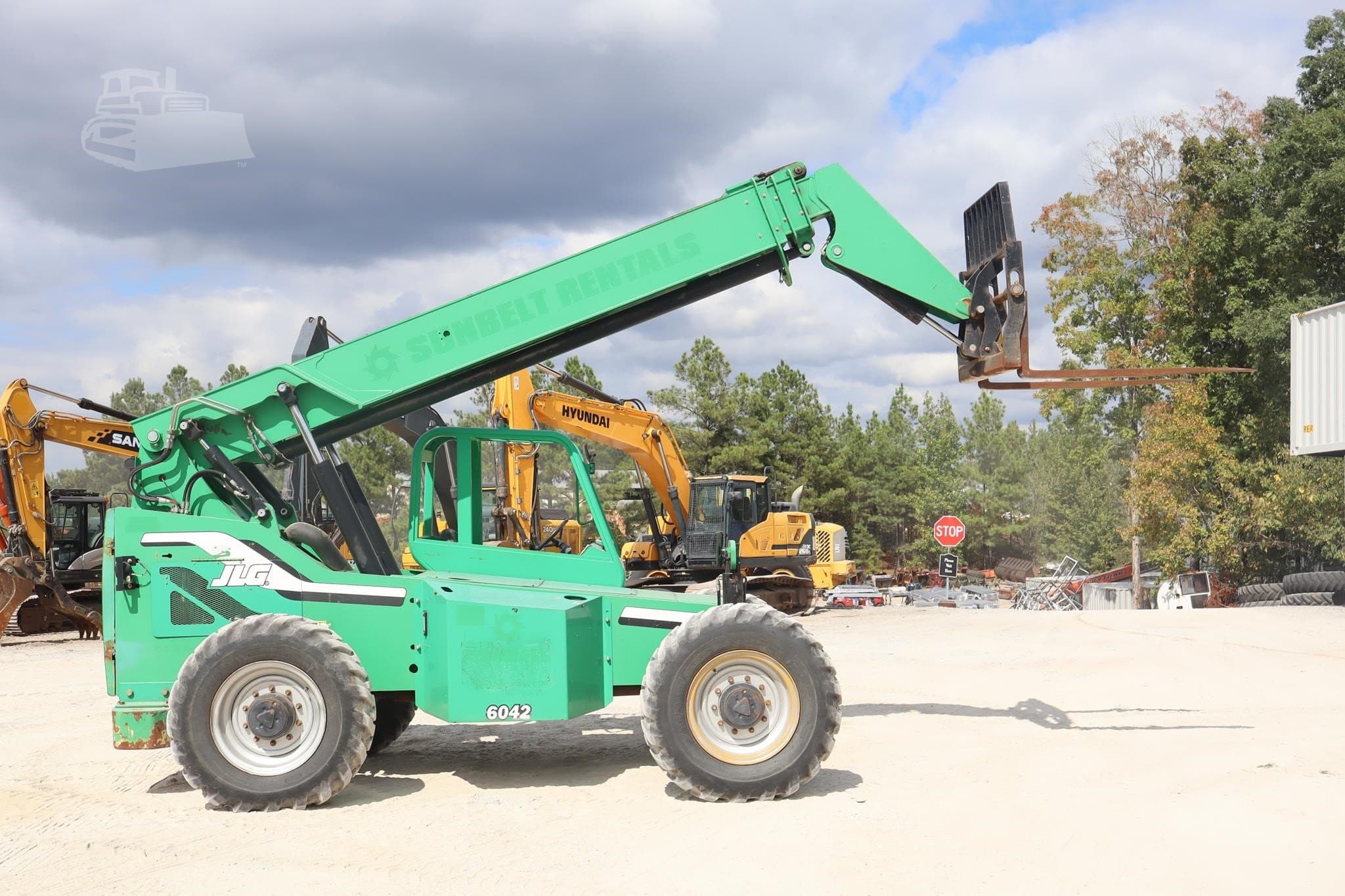 2014 SKY TRAK 6042 TELEHANDLER photo 5