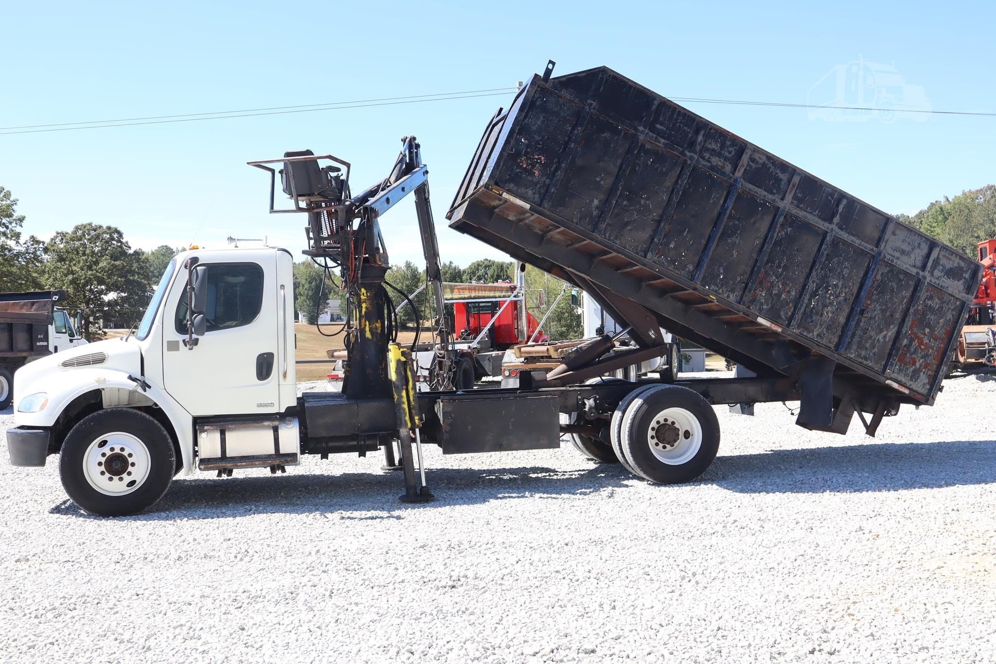 2007 FREIGHTLINER BUSINESS CLASS M2 106 GRAPPLE TRUCK photo 2