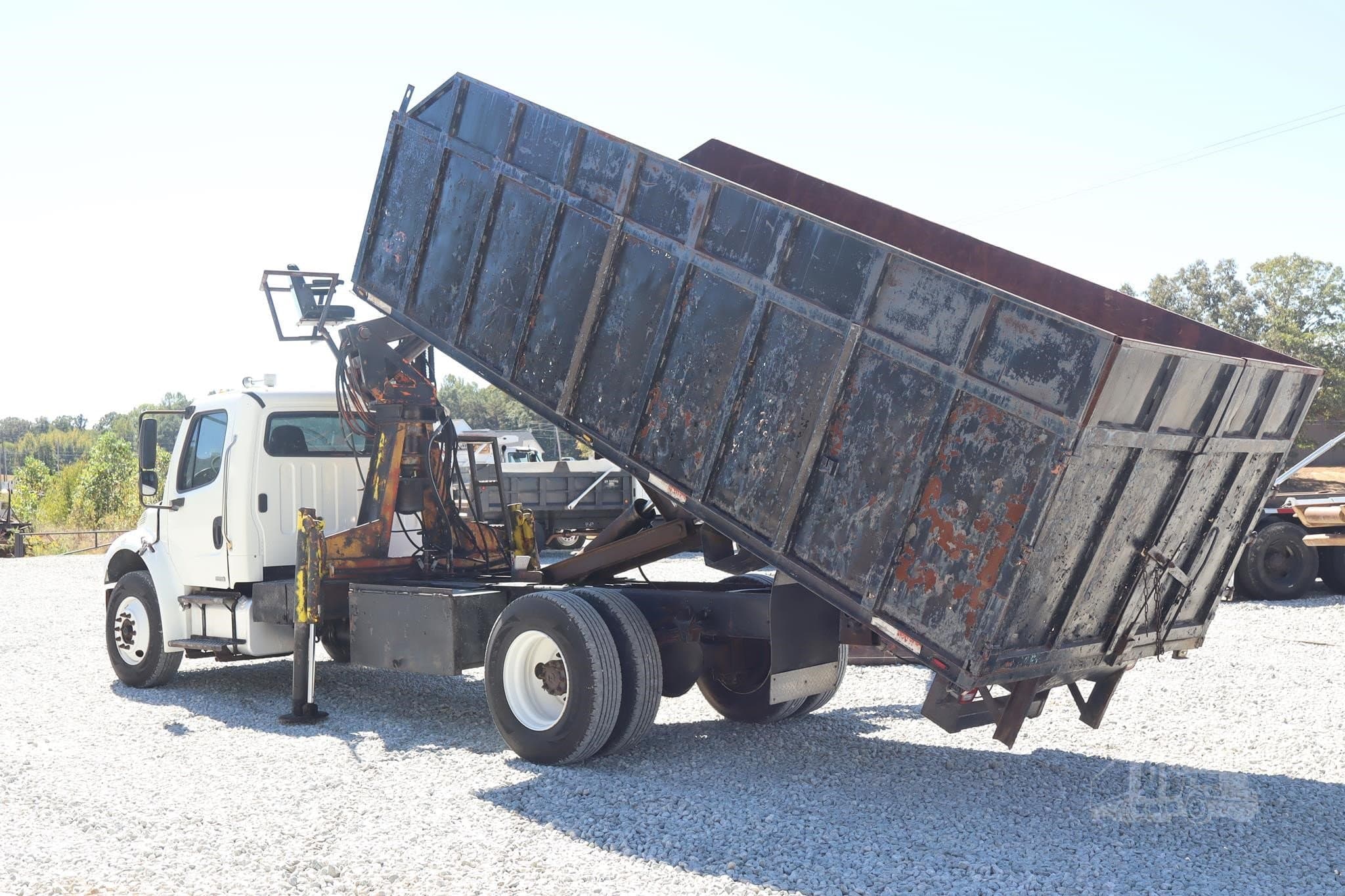2007 FREIGHTLINER BUSINESS CLASS M2 106 GRAPPLE TRUCK photo 3